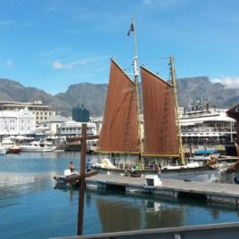 4 DAY CAPE TOWN HOLIDAY WITH HELICOPTER TOUR